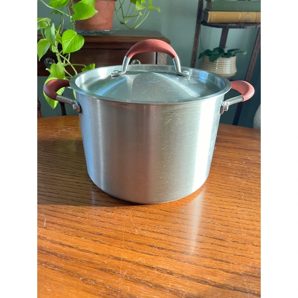 NapaStyle 8qt Stock Pot with Lid 18/10 Stainless Steel Copper Bottom T Q006